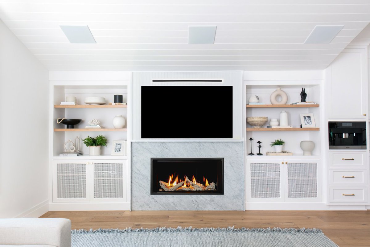 HarkysHome's tweet photo. The Valor LT1 gas fireplace uses radiant heat technology, which provides comfortable and consistent heat that feels like natural sunlight without drying out the air in your home. Visit Harky's Chimney Hearth &amp; Home or call (855) 542-7597. https://t.co/uavjYIzkL6 https://t.co/sgB6YSRs7D