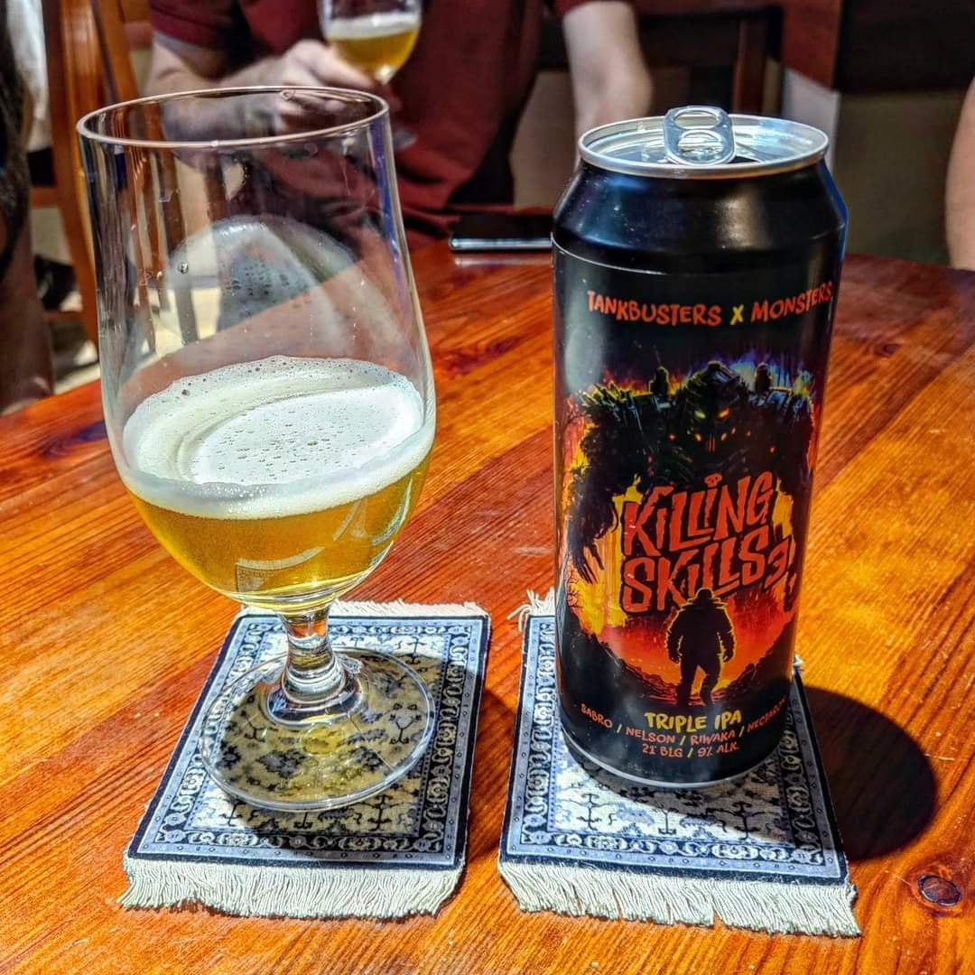 brunnenbraeu's tweet photo. Tankbusters x Monsters - Killing Skills 3 - Triple IPA - (***) 9,0%
#beeronthecarpet
#browarmonsters #tankbusters #killingskills3 #tripleipa #ipa #indiapaleale
#piwnakaruzela https://t.co/qdlibOEdF5