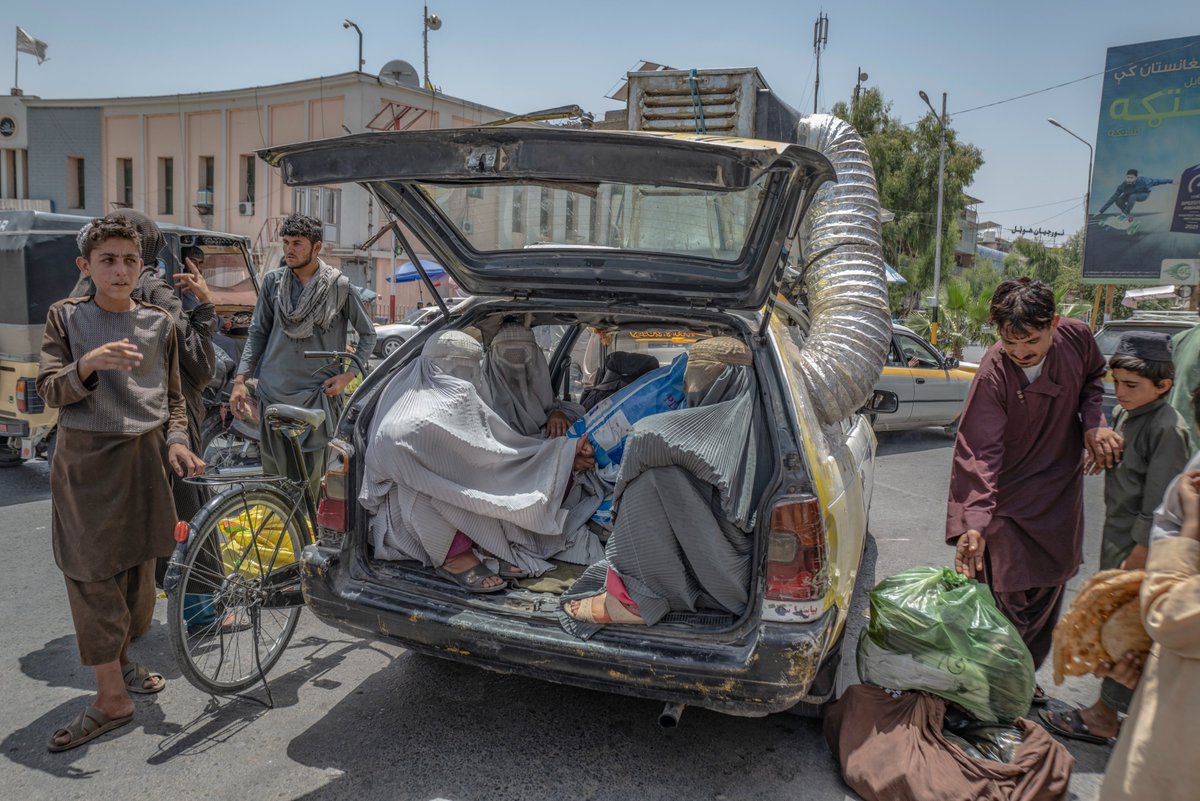 Our second #AnjasCourage in Photojournalism Award Honorable Mention, Veronique de Viguerie (<a href="/vero2v/">veroniquedeviguerie</a>), spent three years in Afghanistan covering war. She has also covered stories from Iraq, Somalia, Mexico, Pakistan, Syria, Mali and more. See her work: iwmf.org/community/vero…