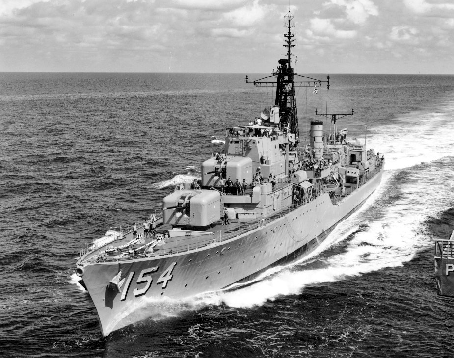 FlMichele69's tweet photo. Destroyers 

#HMASDuchess D154 (1964-1977)
Daring Class

#VietnamWar 1969

@Australian_Navy🇦🇺 https://t.co/HueCwn96Kn
