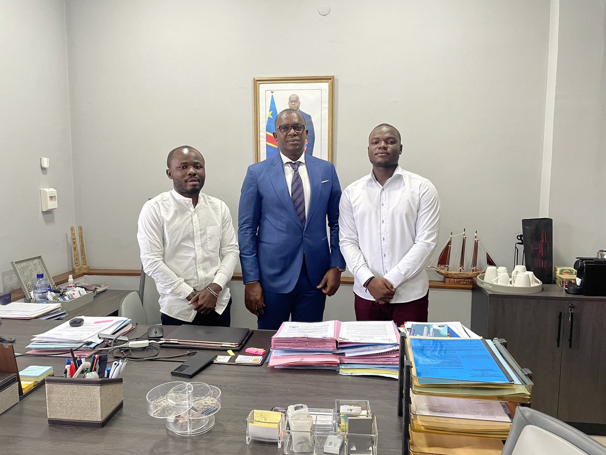 ElieLomboto4's tweet image. Avec Dieu nous ferons des exploits, avec le FOGEC nous aurons le financement ! Ce qu'il fait pour nous entrepreneurs congolais est simplement exceptionnel. Quant à moi j'espère, et j'attends mon tour afin d'être accompagné par le @FogecRdc @DeniseNyakeru @LMunzemba