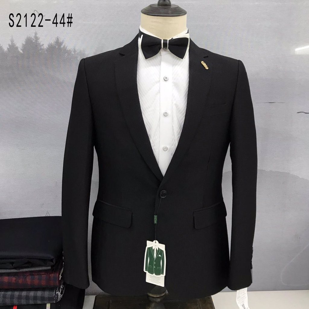 BowaleJubril's tweet photo. Good evening 
How’s your day been 
We got some qualities suit for sale https://t.co/P4hMHfyUzo