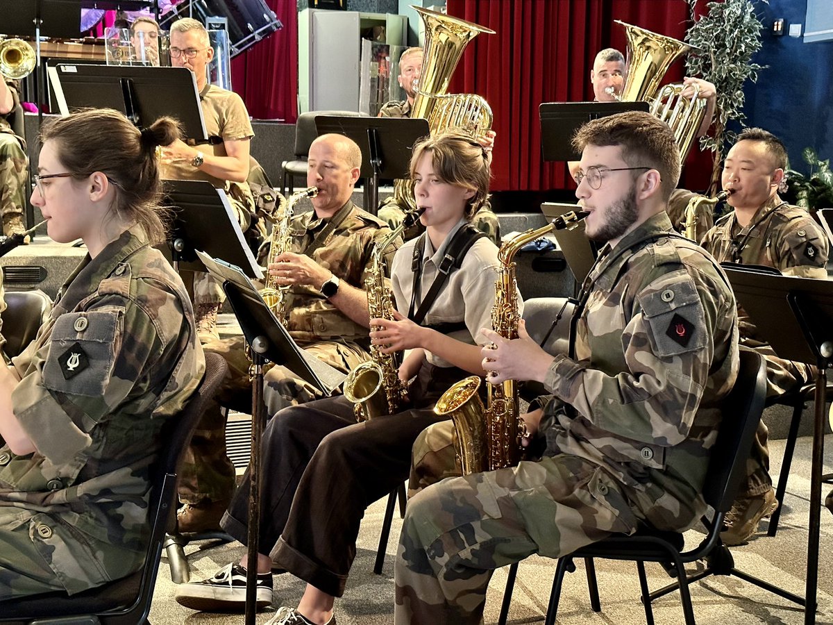 MusTrans35's tweet image. #stagiaire
Aujourd’hui, la @MusTrans35 effectuait les derniers réglages pour vous offrir une belle soirée lors du concert #UNISSON à  @Archipel_Fouesn ce vendredi. 🎶
Ce sera  l’occasion de rencontrer Ambre que nous accueillons en stage cette semaine ! 🎷😀