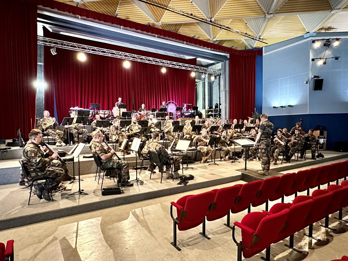 MusTrans35's tweet image. #stagiaire
Aujourd’hui, la @MusTrans35 effectuait les derniers réglages pour vous offrir une belle soirée lors du concert #UNISSON à  @Archipel_Fouesn ce vendredi. 🎶
Ce sera  l’occasion de rencontrer Ambre que nous accueillons en stage cette semaine ! 🎷😀