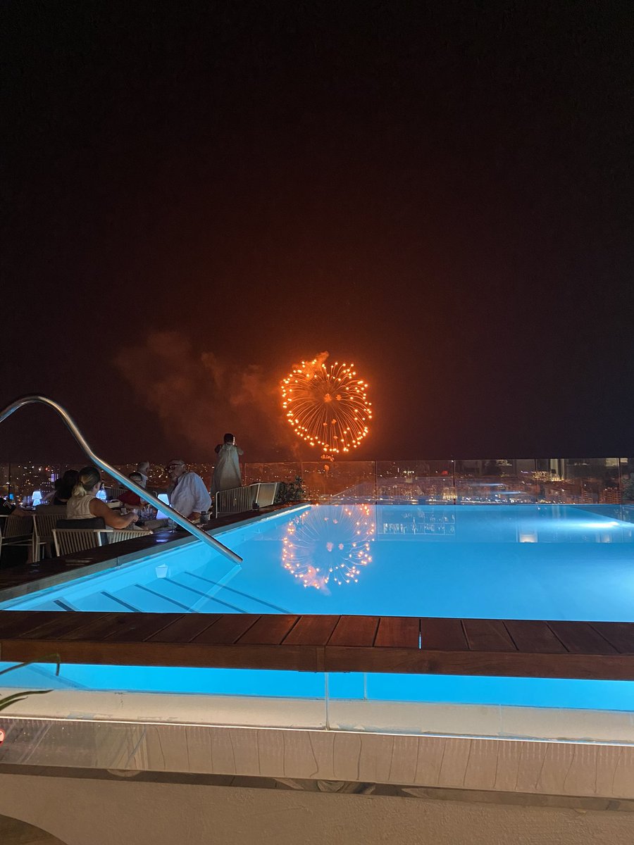 ChrisGrindey's tweet photo. @intheolivegrov1 @obligatraveler @wandersmiles @jollyhobos @kmf116 @howwefindhappy @phoward336 @TheHableWay @SuchetaDoshiMD @GayPuglia @SteveKubota @trvlingsuitcase @sisbehaving @EmpeyJennifer Vegas, Dubai, Iceland and Malta 😎 https://t.co/mBt86VhSFN