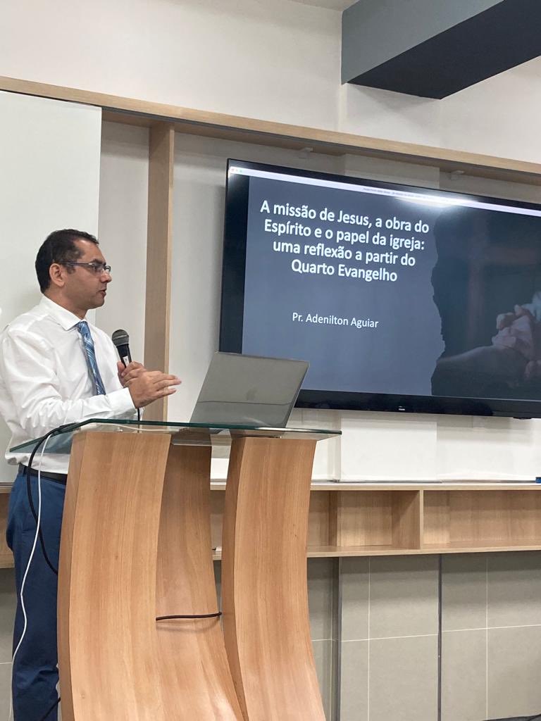 O SALT presente no COSUDI (Congresso Sul-Americano de Pesquisa da Educação Adventista) na FADBA - ontem o Adenilton e eu apresentamos palestras em plenário do evento.