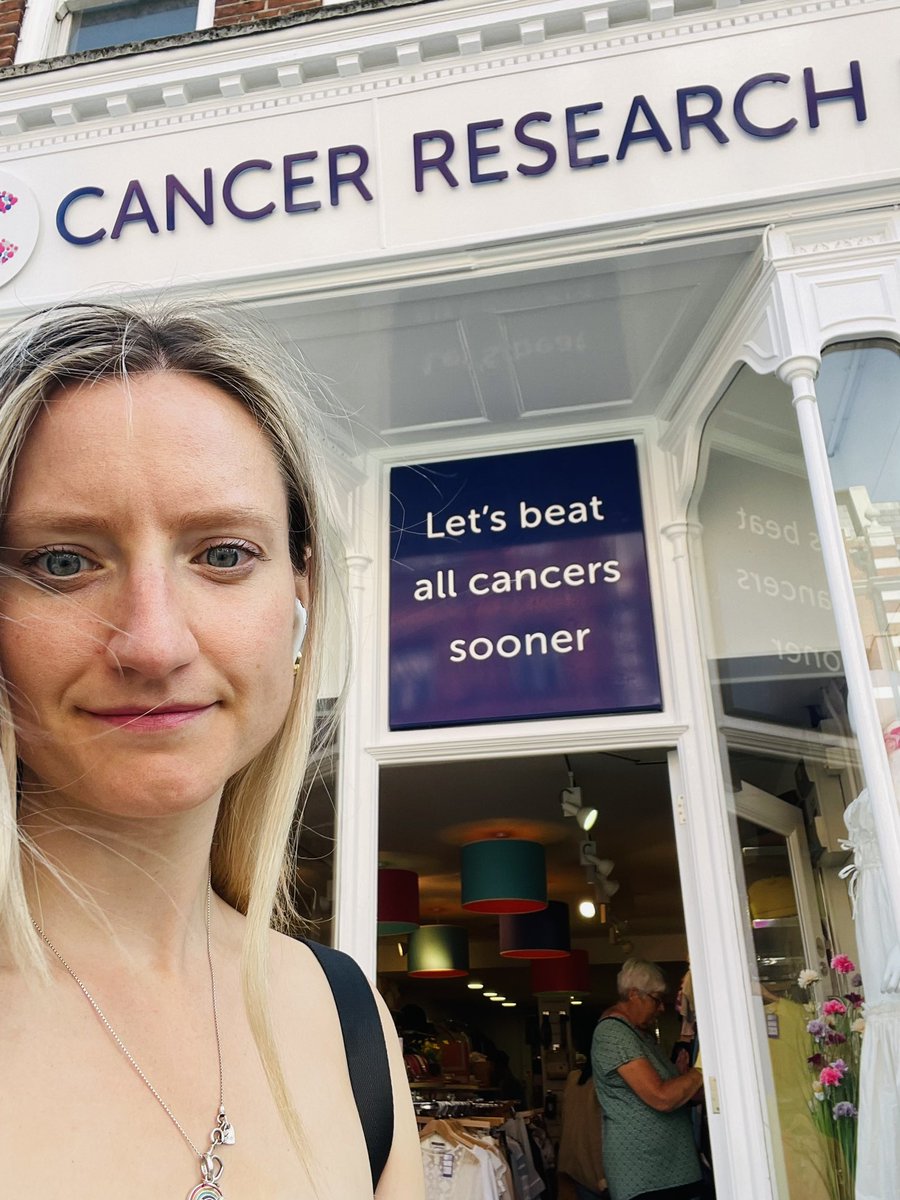 Today is #WorldNoTobaccoDay2023 
🚭
Sadly smoking causes around 150 cases of cancer *every day* in the U.K. ❗️

I visited my local @CR_UK shop, and have signed the petition asking for the Government to act now to tackle smoking rates in the U.K.  

 action.cancerresearchuk.org/page/126364/pe…