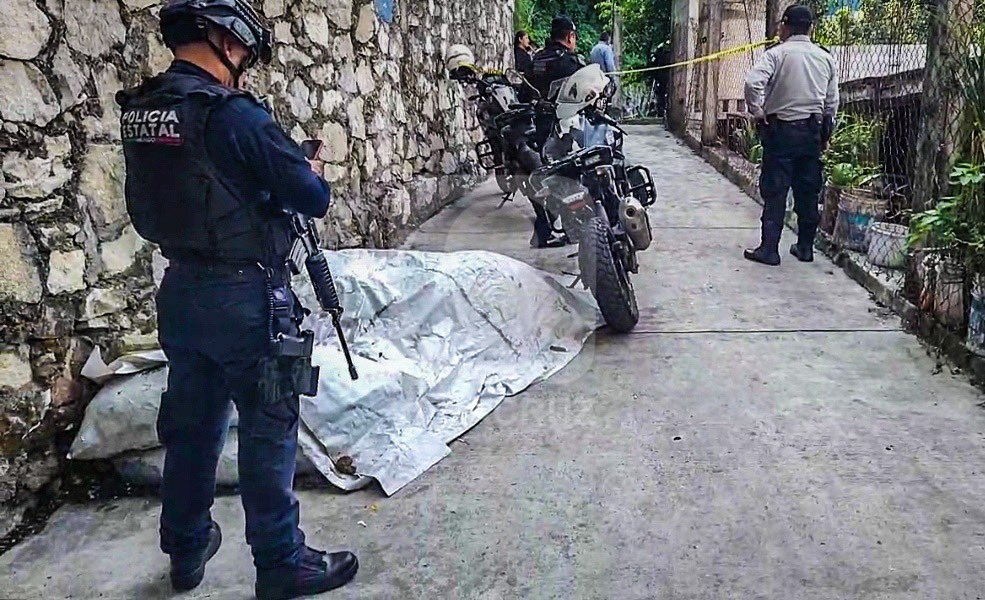 econsulta_ver's tweet image. #AlMomento 🚨  Pierde la vida un elemento del #IPAX luego de caer de varios metros de altura, en #Córdoba