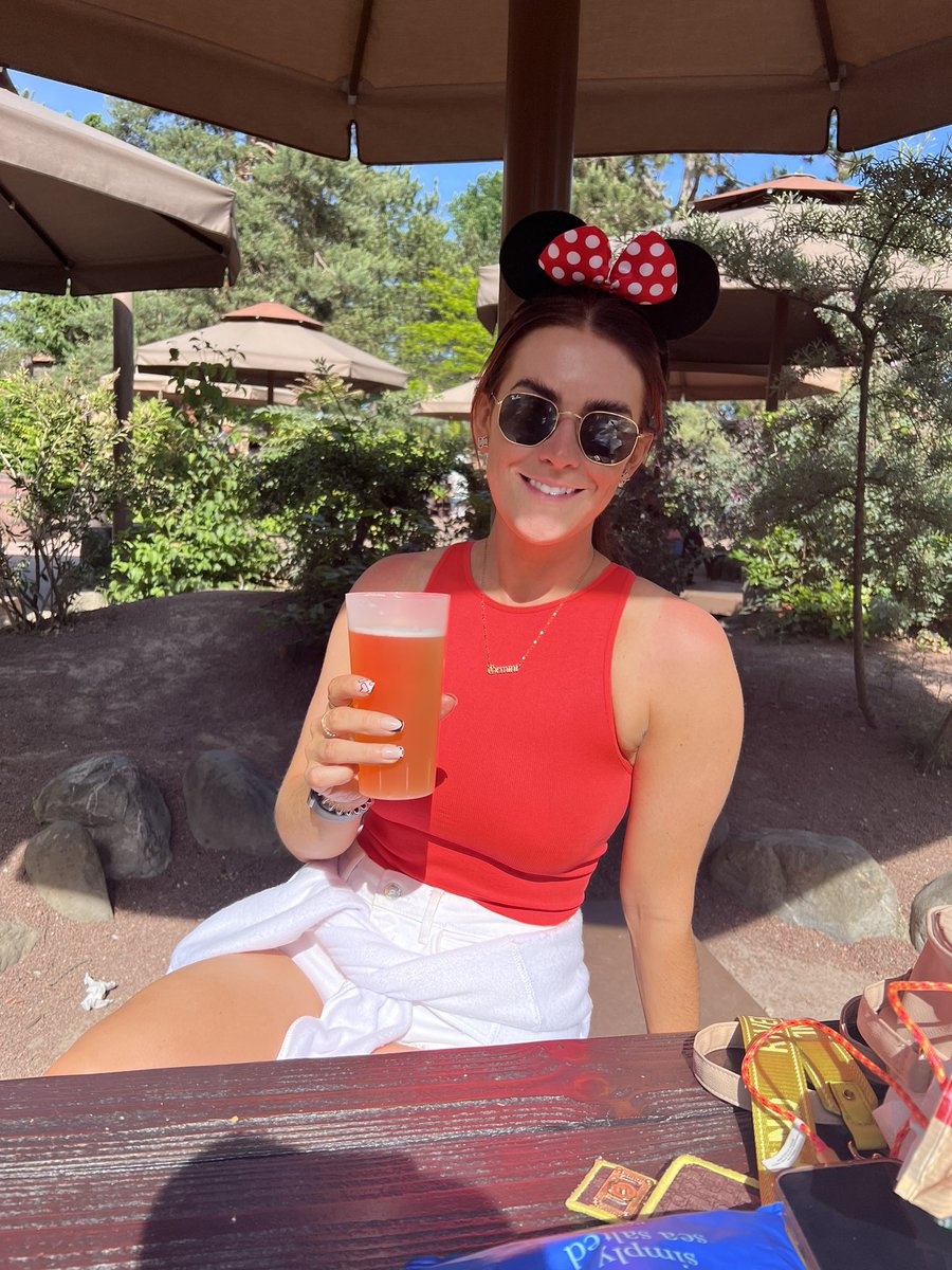 LC90_'s tweet image. Are you happy to be in Paris? ‘Oui’ 🇫🇷☀️🍸🥂❤️