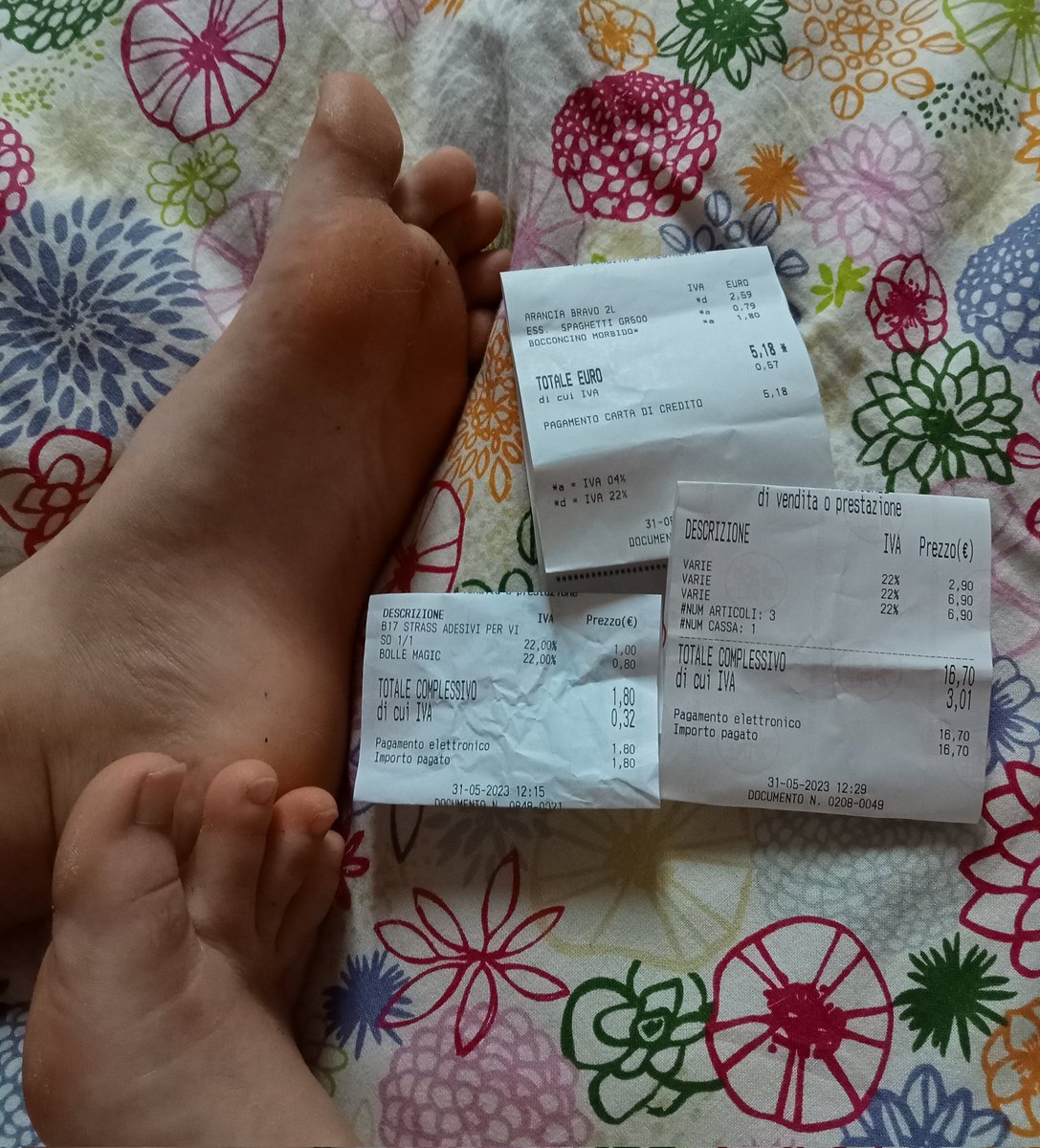 __6FeetUnder__'s tweet photo. Mes 3 tickets du jours pour vous les ATM ❤️‍🔥

2, 6 et 17€
OU
25€ pour le total

REMBOURSEZ vite 🫰🏼

findom finD moneyslave feetfetish paypig cashslave humanATM moneymiss finsub soumis
@Brun0Parent @dommes_rt @samdoggy5 https://t.co/o2DaqQeIwb