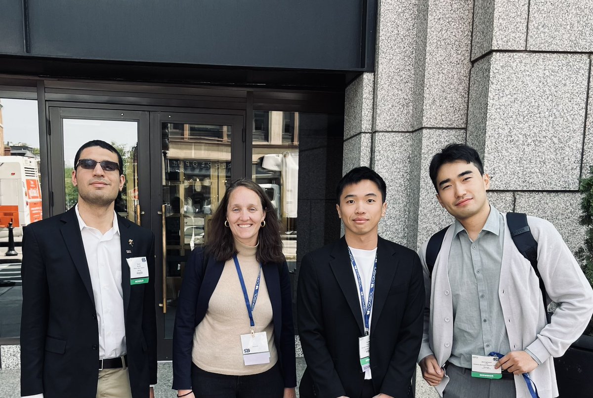 Great trip to @ECSorg ! Got to catch up with lab alumni @jeonghoon_lim and @Dr_D_Moreno, and Po-Wei Huang gave his first conference talk! Also great leadership by @LeaRWinter @ReadMeLikeANook, @jeonghoon_lim and others on organizing a fantastic nitrogen session!