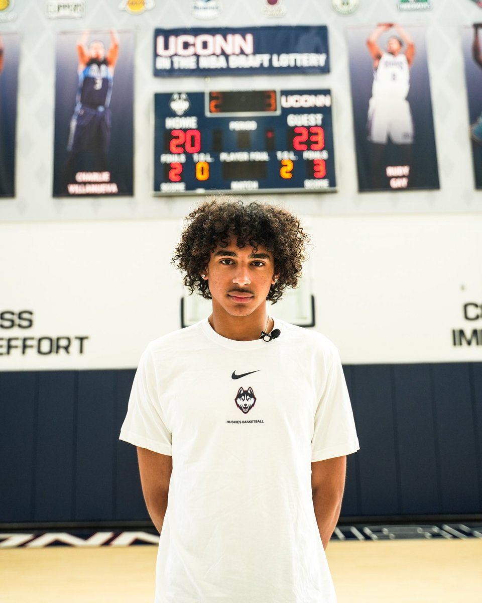 UConnMBB's tweet photo. Welcome to Storrs, @Jayden_Ross3 https://t.co/RXMBTffmVY