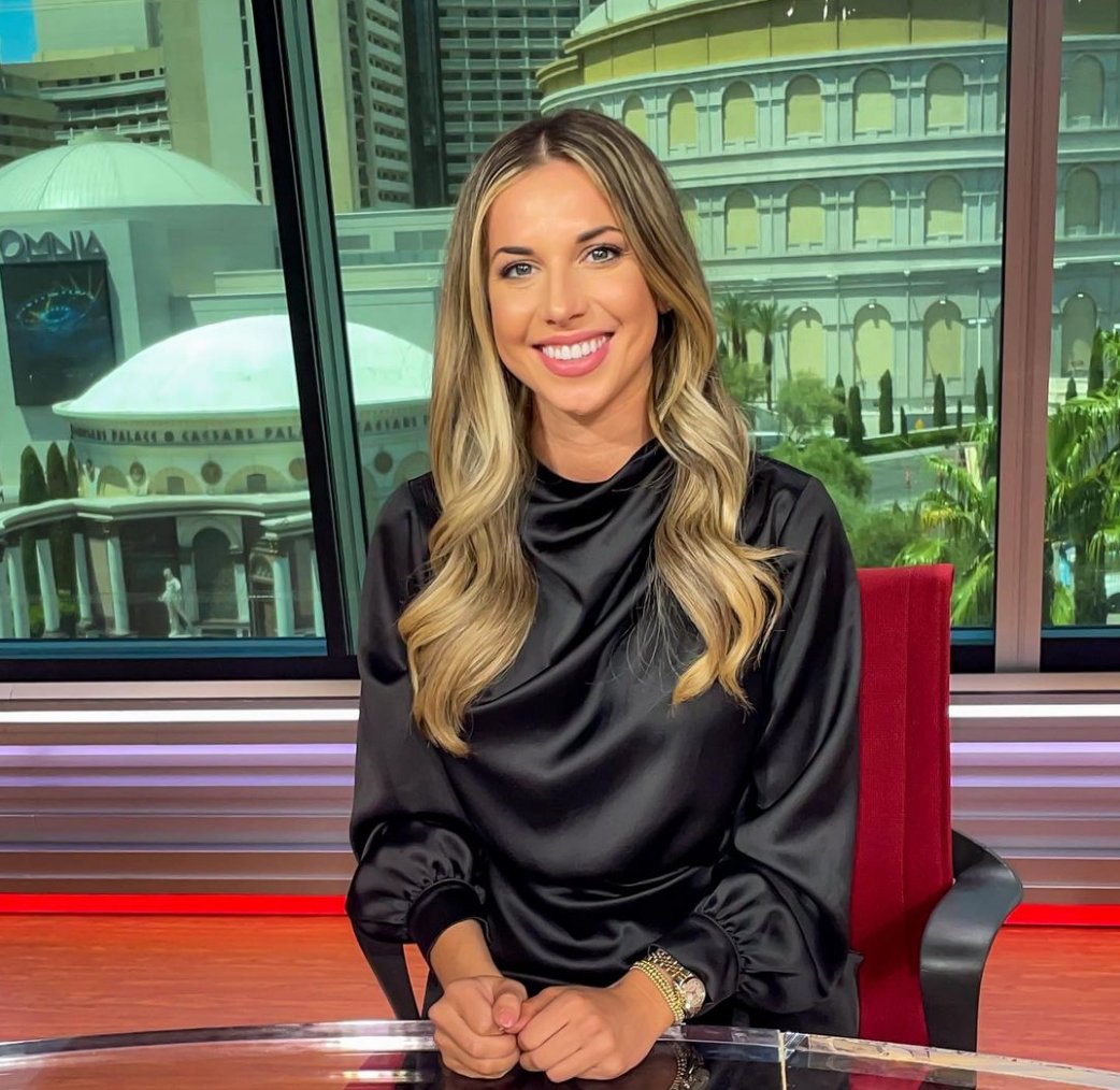 ESPNManzo's tweet photo. Happy birthday to our ESPN sports betting analyst @erinkatedolan 🎉

Erin is an integral part of the sports betting crew at ESPN. She's regularly on Daily Wager, @SportsCenter, This Just In, Bet, The EKD Show, &amp; much more 

Best of luck hitting those birthday bets 👏💰 https://t.co/2fb9LX4j7x