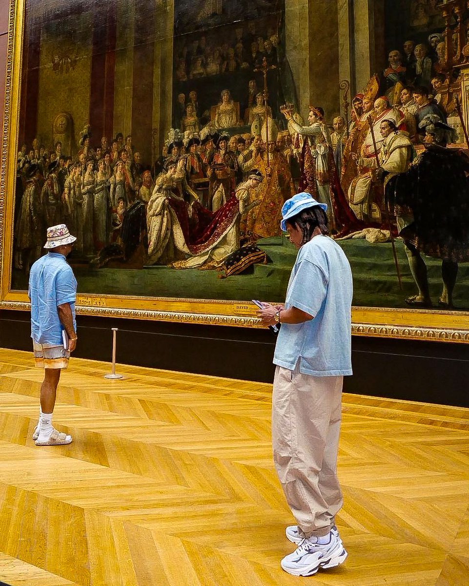 DapperDanHarlem's tweet photo. JAY-Z spotted in Paris at The Louvre wearing the limited edition @DapperDanHarlem x @Planes bucket hat.
Released on May 17th & sold-out that same day, all proceeds from the collaboration went toward The Hope Scholarships at @RocNationSchool.
🧵 #MadeAtDaps ✂️
📸: @KodakLens https://t.co/PzhC0HNPwS