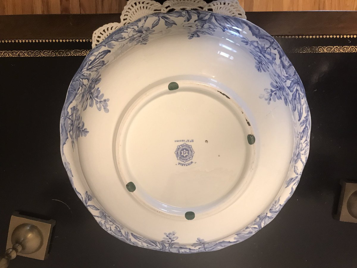 markshabs's tweet photo. This pot and bowl are for sale if anyone is interested let me know please 😀 https://t.co/OB6KFlrxIF