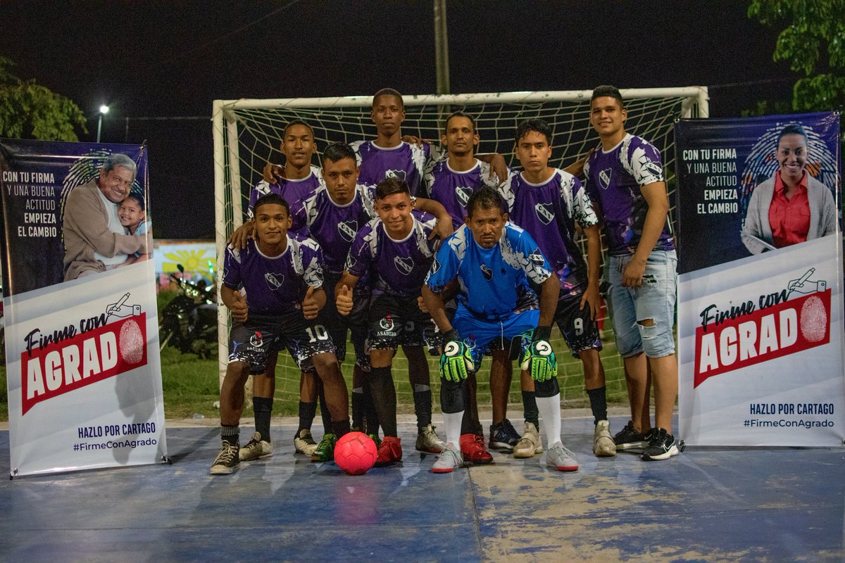 BenjaminAgrado's tweet photo. #deporte ⚽❤ El pasado domingo tuvimos nuestra final DEL CAMPEONATO INTERCOMUNAS en el CAMELLÓN DEL QUINDIO, la cual estuvo también integrada en una tarde deportiva donde tuvimos la oportunidad de disfrutar junto a la comunidad 💛🤍💜
#firmeconagrado #firmeconcartago https://t.co/C5GJNxU4iX