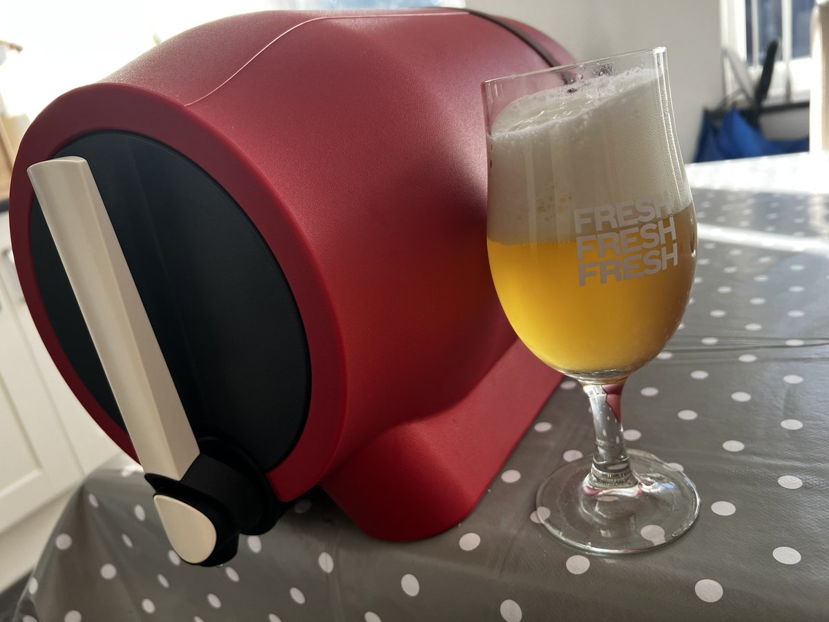 p0welly's tweet image. Seriously impressed with my #pinter… need to work on my pour.