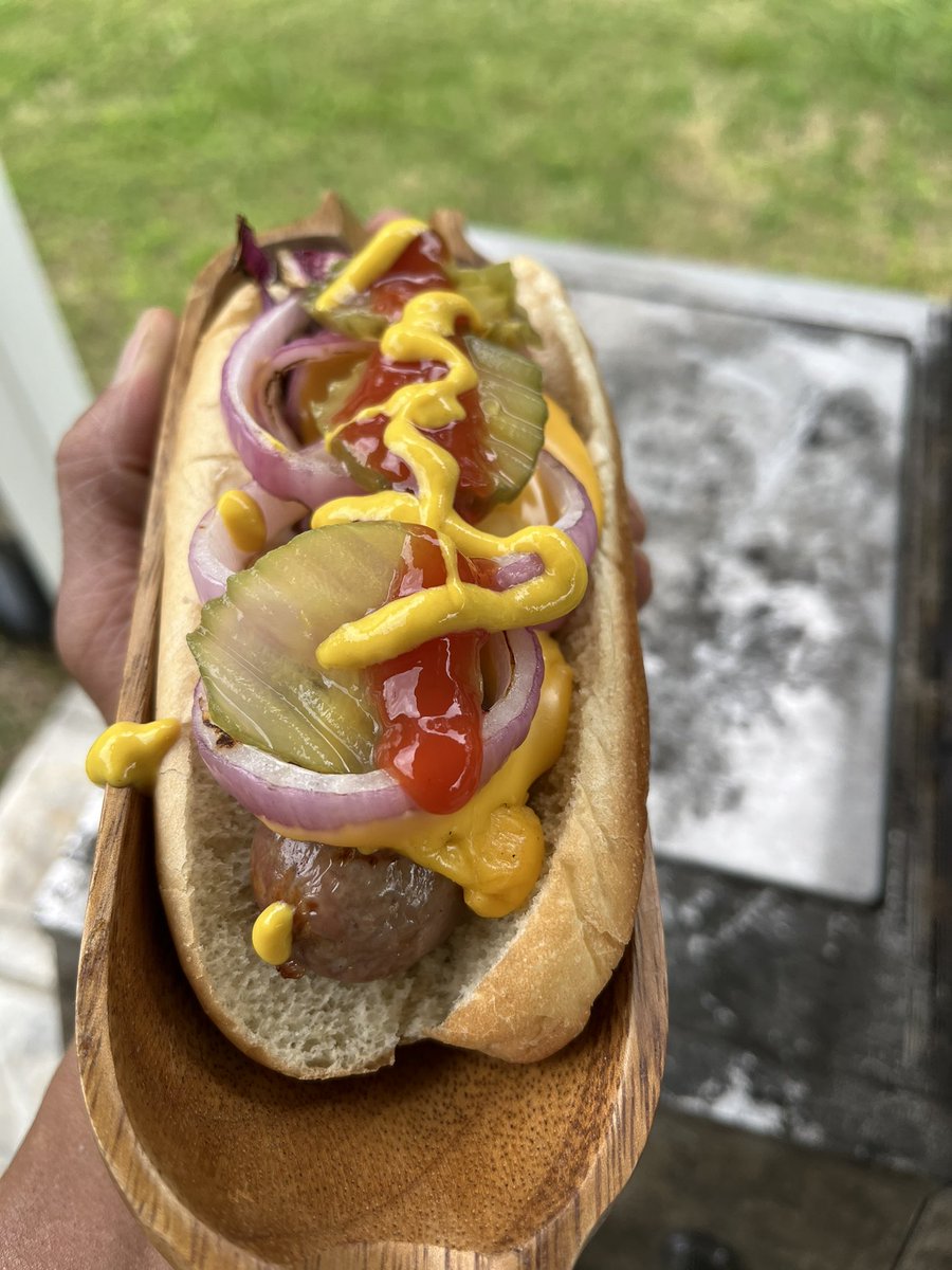 TheSCBBQCo's tweet image. We don’t know what we just made but it was crazy good! Italian sausage, Velveta cheese, purple onion, pickles, jalapeños…