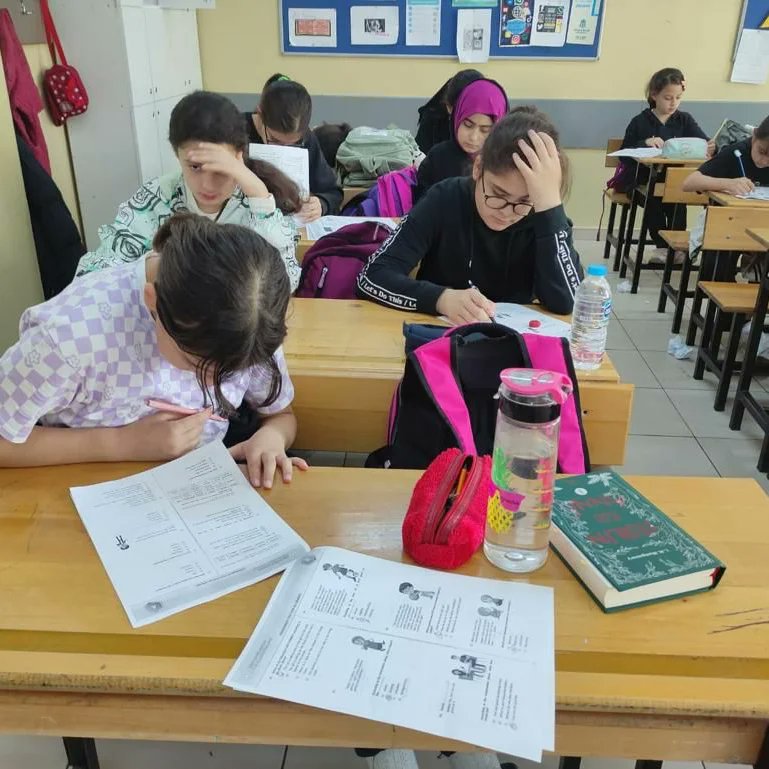 OzalToki's tweet photo. okulumuz yabancı dil ağırlıklı sınıflarında eğitim gören 5. ve 6.  sınıf öğrencilere *İngilizce Yıl Sonu Kazanım Değerlendirme Sınavı uyguladık @meb_dinogretimi @ist_mem_din
@Basaksehir_Mem @ahmetcoskun6134 https://t.co/Gau4KZsHvD