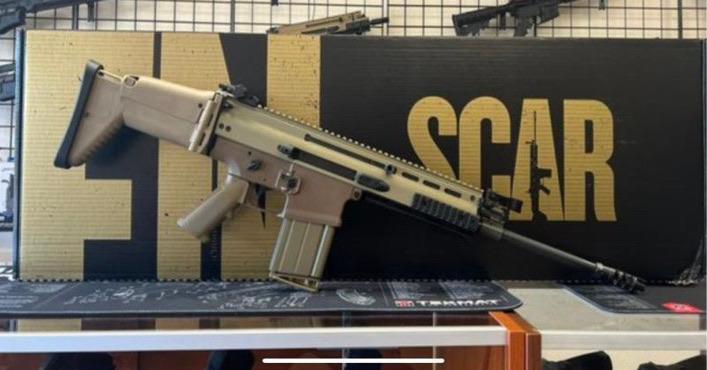PhoenixGunCo's tweet image. *** ONLY 1 Available in store *** 
F.N. SCAR 17S NRCH FDE !