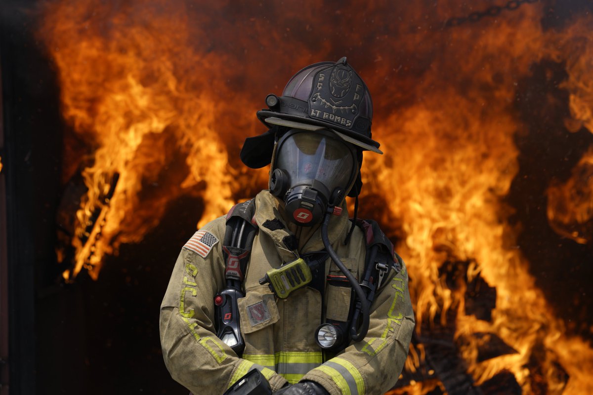scfdpio's tweet image. #BurnBuilding #LiveFireTraining #Firefighters Seminole County Fire Department personnel working with new Recruit Class 23-01