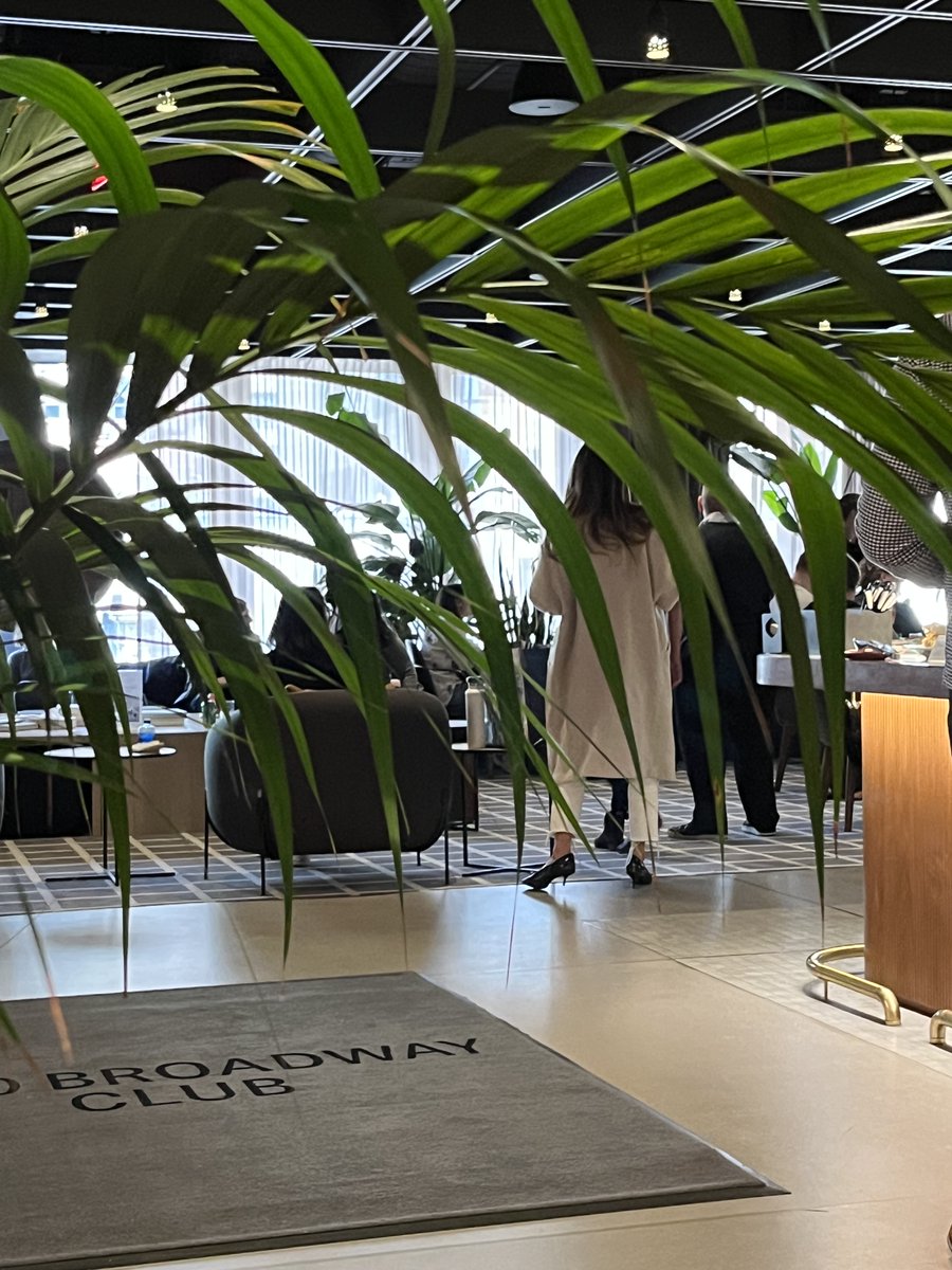 MeetHospitality's tweet photo. It's hard to believe this is the last week of Q2. Has your business met the goals you set last year? How are you stacking up year over year? 

If you're behind, it may be beneficial to break free from your usual setting and hold a meeting at one of our locations around NYC. https://t.co/twTjr7vCnK