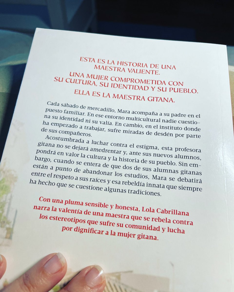 Qué cariño le he cogido a esta novela. Os la recomiendo mil, #LaMaestraGitana de <a href="/de_infantil/">Lola Cabrillana</a> 
Creo que debería convertirse en lectura obligada en los institutos, hay tantos valores en ella!!
Necesito una continuación!!! me he quedado con la miel en los labios <a href="/penguinlibros/">Penguin España 🐧📚</a>