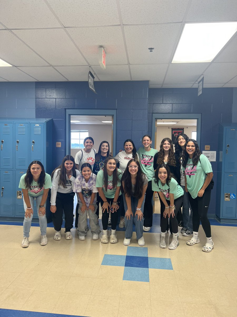 Calvillo and Rasco’s before 1st period social crew - starting the day with a smile! #garciarooted