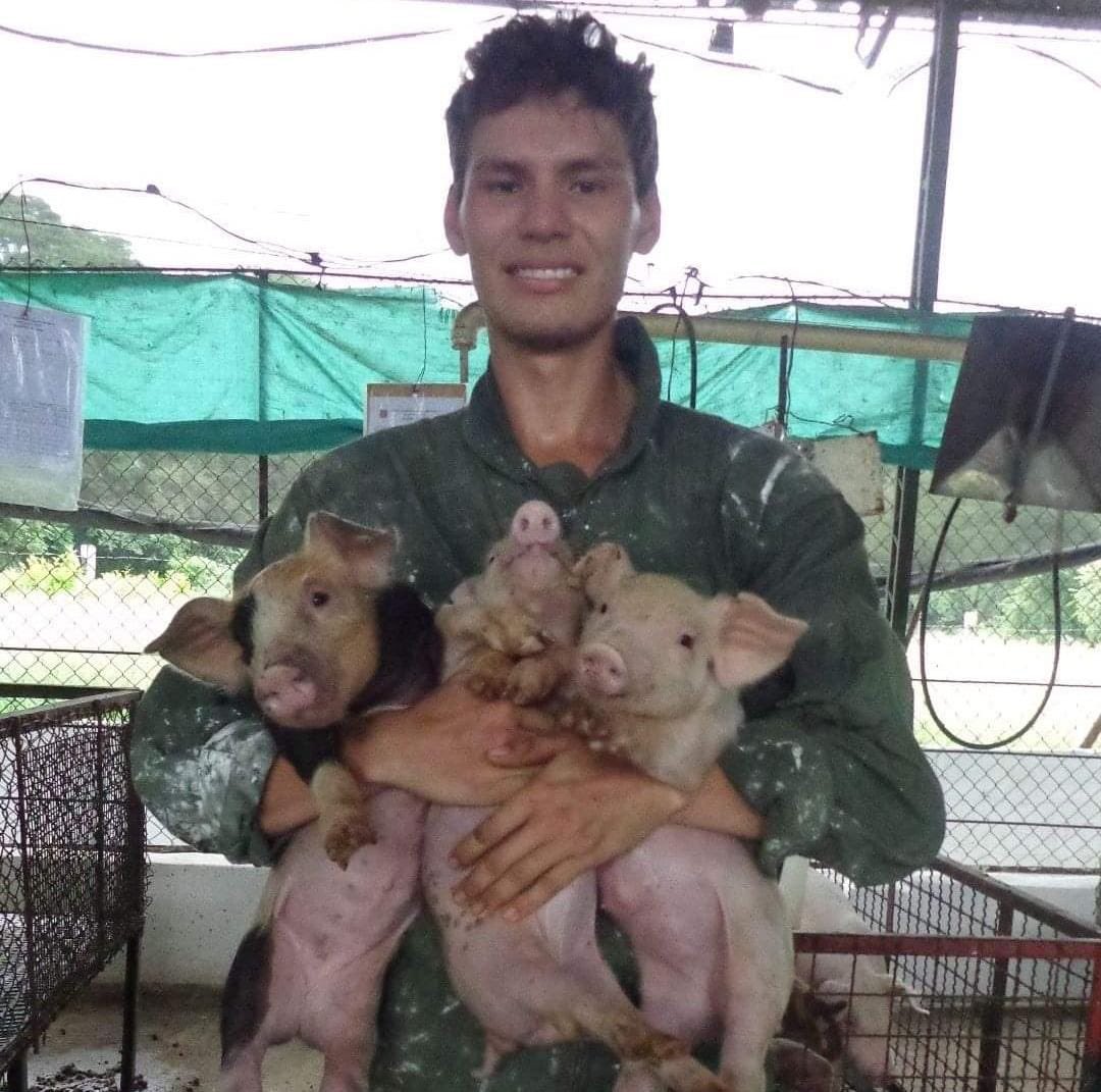 🐶 Donate to FundJimmy.eth to save dogs 

🐩 If we hit 2 eth one wallet will win 

👾Otherside Vessels #13773 

🐕 Do you like saving dogs? 

💪 Send eth to 

FundJimmy.eth