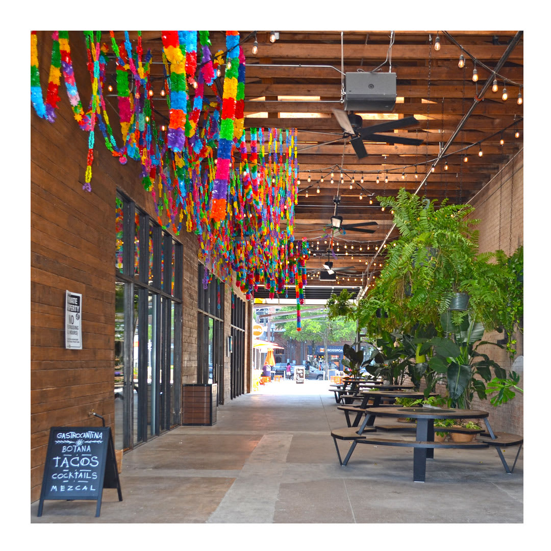 TheEpicDallas's tweet photo. 🏬 Shop, dine, and unwind just steps away from The Epic complex. Our prime location grants you easy access to trendy boutiques, delicious eateries, and lively entertainment venues within the #DeepEllum neighborhood. #ConvenienceLiving #UrbanVibes #TheEpicDallas https://t.co/vZDHQX31Re