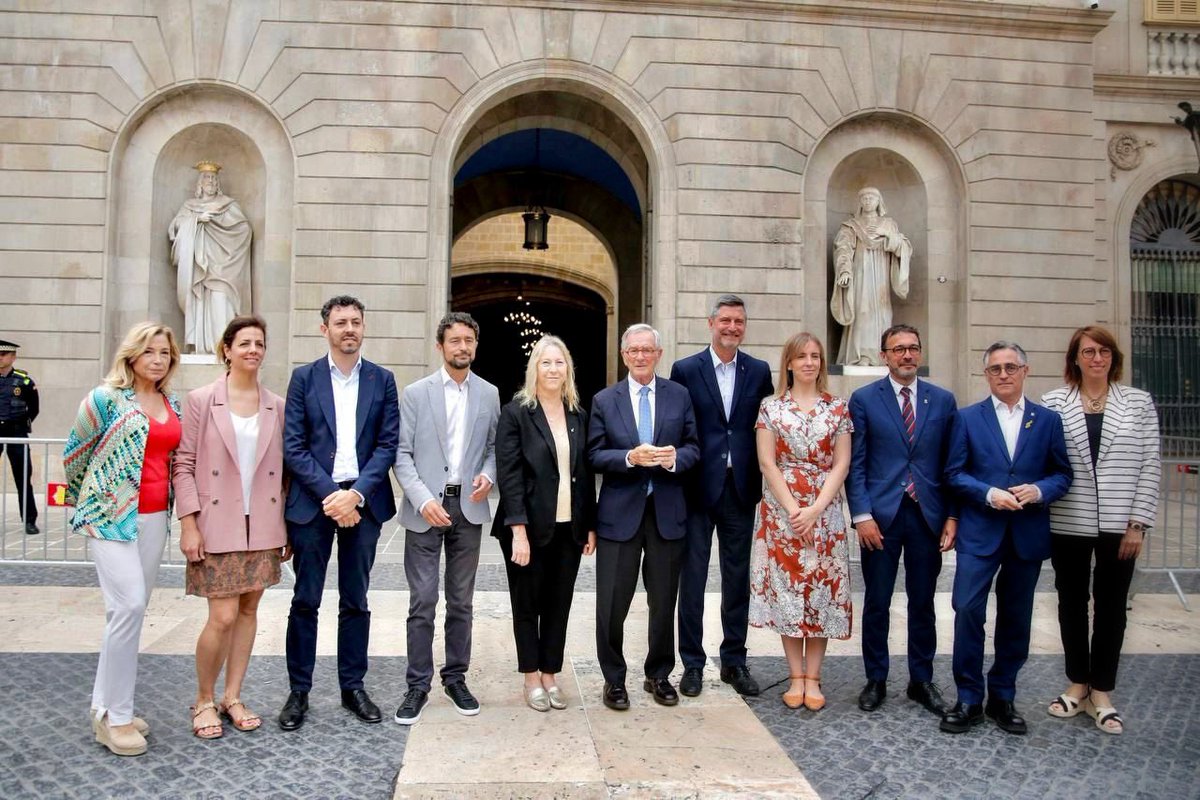 joanaortega's tweet photo. Som l'equip de @TriasperBCN, els regidors i regidores electes. Quin honor saber que tornarem a treballar per la nostra ciutat, #Barcelona https://t.co/dncVCThp5U