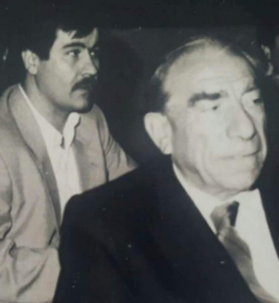 "Bayraktı, tuğdu, yıldızdı, aydı;
Arşa mührü o devler koydu."

Başbuğ Türkeş | Adnan Özcan

Özlüyor ve saygıyla anıyoruz.