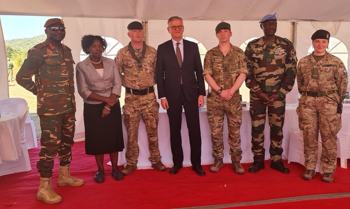 MutaliBeatrice's tweet photo. Under Secretary-General for Peace Operations @Lacroix_UN interacting with trainers from the British Army during the commemoration of the International Day of UN PeaceKeepers in Lusaka, Zambia - noting the key contribution of training to peacekeeping. #PKDay https://t.co/13GjpXZ1Xr