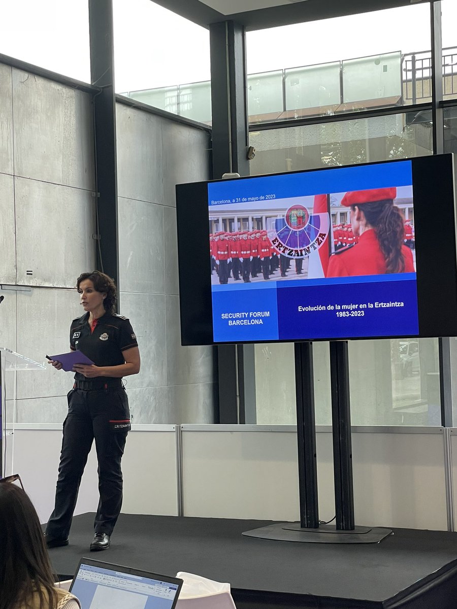 y_observatorio's tweet image. Estamos en el #SecurityForum23. Esta mañana en una interesante ponencia sobre el desarrollo de la mujer en la #Ertzaintza