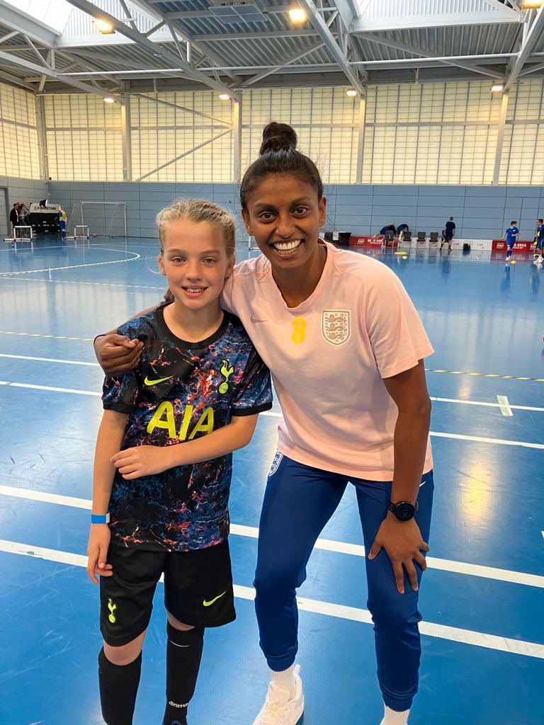 Amazing day at SGP with the <a href="/England/">England</a> Para squad. Great experience to train with current England players <a href="/lucindha6/">Lucindha Lawson</a> and <a href="/ripley_molly17/">Molly Ripley</a> thank you for the opportunity 🙌 <a href="/engdeaffutsal/">England Deaf Futsal</a> @GB_DeafFootball