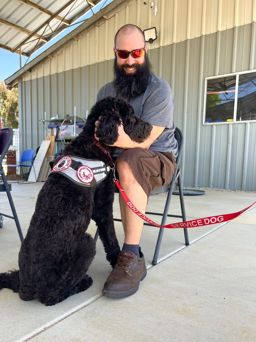 Canine_Support's tweet photo. #nationalsmileday 🐕‍🦺
*
Service dogs provide the gift of independence in many different forms, whether it be by pushing buttons, retrieving dropped items, or tugging open doors to name a few. It’s no wonder that they bring a smile to their clients’ faces! 🐶🐾 https://t.co/2bei193mjG