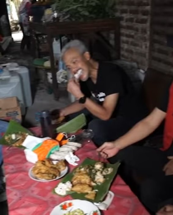 Lipi_de_3rd's tweet photo. @democrazymedia Tong kosong nyaring bunyinya, air beriak tanda tak dalam, Rezim bohong banyak dustanya, buzzer teriak siang dan malam...

Hanya ada di rezim bobrok ini, gus2 palsu, habib2 karbitan, ulama2 suu'... Let's see how this will end... https://t.co/8dTLwaJzm5