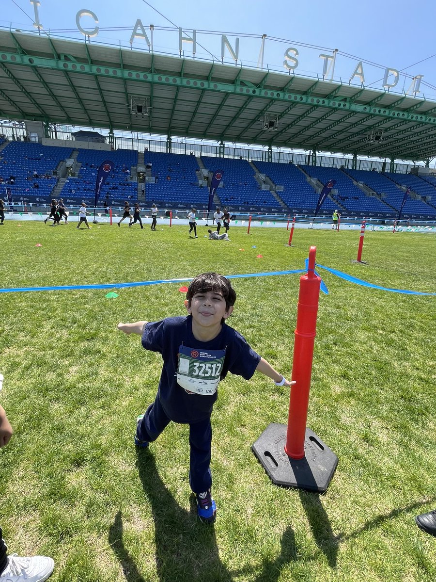 MsRuthy315's tweet photo. It was an absolute pleasure to lead grades 1-4 at the #RisingNYRR Field Day today at @IcahnStadiumNYC 🏃🏻‍♀️ 🏃🏻‍♂️ 🏃 We had a blast!! Thank you @nyrr for this wonderful opportunity to celebrate movement and fun! @PS315LabSchool @CSD10Bronx https://t.co/0elknvr98Y