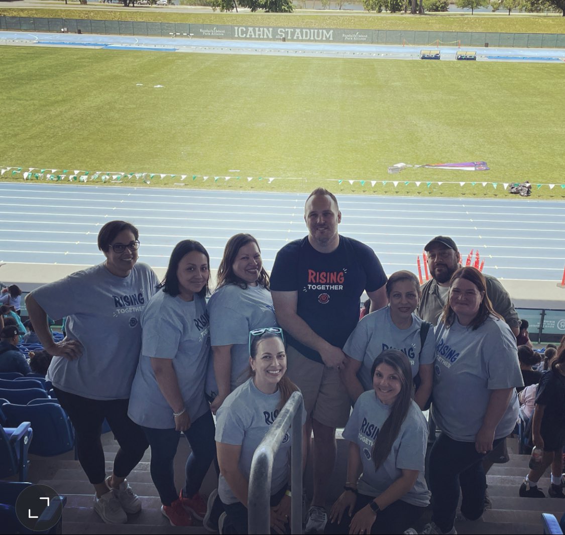 MsRuthy315's tweet photo. It was an absolute pleasure to lead grades 1-4 at the #RisingNYRR Field Day today at @IcahnStadiumNYC 🏃🏻‍♀️ 🏃🏻‍♂️ 🏃 We had a blast!! Thank you @nyrr for this wonderful opportunity to celebrate movement and fun! @PS315LabSchool @CSD10Bronx https://t.co/0elknvr98Y