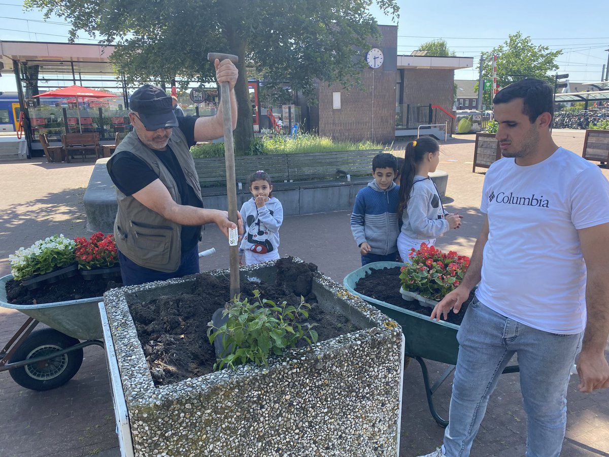 LintermansM's tweet image. Wij van het Stationspark Deurne doen mee aan de appeltjes van oranje. Door middel van dit berichtje wil ik vragen om op ons te stemmen en ons verzoek naar andere mensen te sturen.

 appeltjevanoranje.nl/projecten/stat…