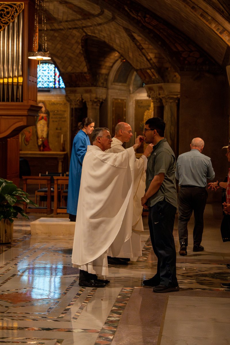 Today Cardinal Wilton D. Gregory and Archbishop Timothy P. Broglio celebrated mass at the National Shrine of the Immaculate Conception, uniting in prayer and preparation for the upcoming Synod on Synodality.