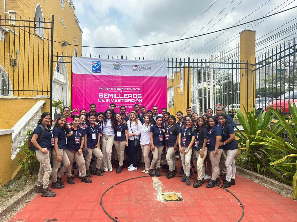 DorysdelToro's tweet photo. #hoy 43 aprendices de nuestro #CNCA del @SenaAtlantico participaron en el Encuentro Departamental de Semilleros de Investigación #RedColsi en 23 proyectos de innovación e investigación. 💚👨🔬👩🏻🔬
#ORGULLOSENA https://t.co/MBcqyGrRtw
