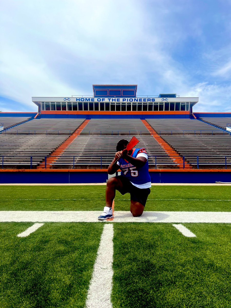 Big thank you to <a href="/CoachSheehan12/">Patrick Sheehan</a> for the junior day invite today and I’m blessed to announce my first offer from <a href="/UWPlattFootball/">UW-Platteville Football</a> 
<a href="/EDGYTIM/">Timothy “EDGYTIM” OHalloran</a> <a href="/PrepRedzoneIL/">Prep Redzone Illinois</a> <a href="/CoachBigPete/">Peter "Coach Big Pete" Leinweber</a> <a href="/DeepDishFB/">DEEP DISH FOOTBALL</a> @SlashDashSports