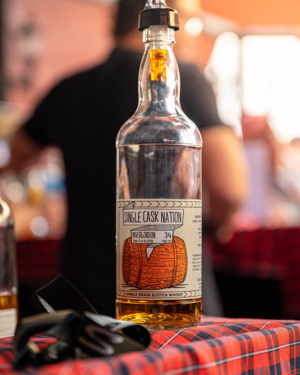 Our lovely #Invergordon 34 Year Old single grain #scotch spotted at the <a href="/scottishfest/">Nessie</a> last weekend in Costa Mesa, #California.
-
What a wonderful floral bottling for everyone to have enjoyed and savored during the festivities and #Highlandgames events!

#SingleCaskNation