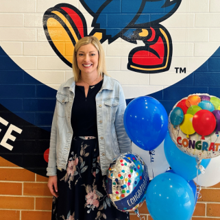 UrbandaleCSD's tweet photo. Congratulations to UMS 7th Gr Science Teacher Tiffany Roberson for receving the 2023 Urbandale Chamber Educator of the Year Award! Roberson is highly respected by students & coworkers & is well-known for going above & beyond. #UMSpride https://t.co/RaaScmpSrS https://t.co/Op0jbxWDfv