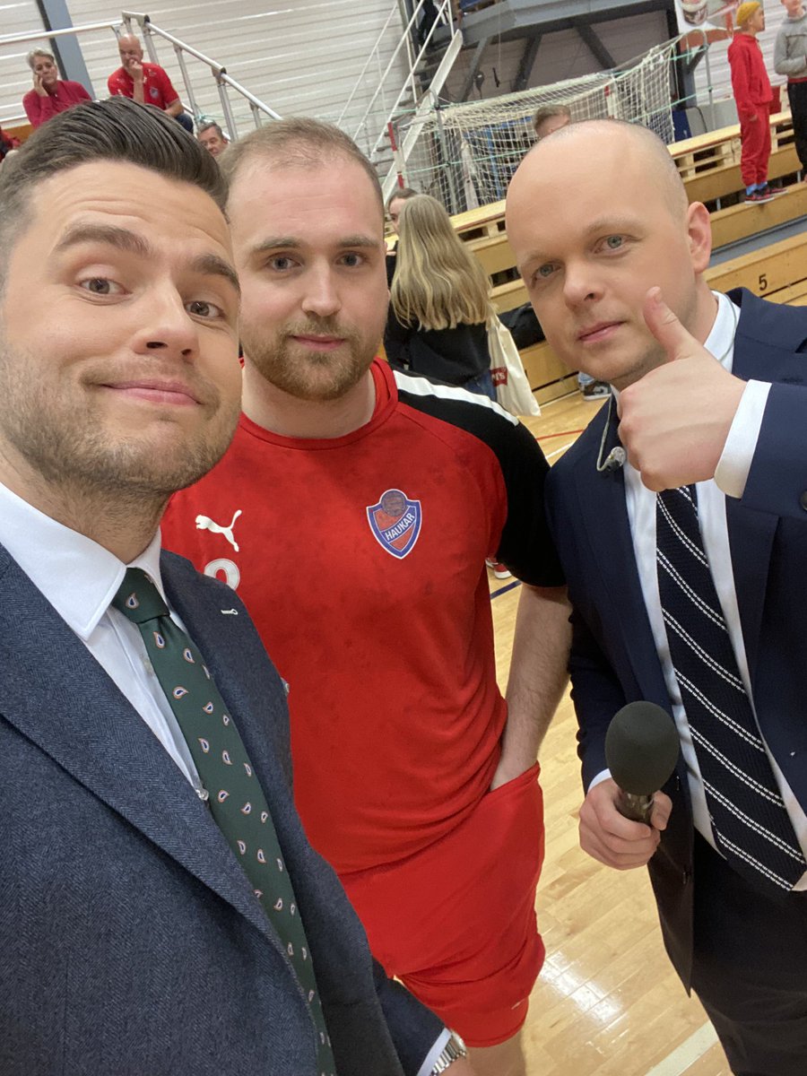 Læðan er klár. Einn af tveimur leikmönnum kvöldsins sem spilaði oddaleikinn gegn FH í úrslitum tímabilið 16/17, þá með Val. Hann kann formúluna. Þetta verður flugeldasýning. #handbolti #seinnibylgjan