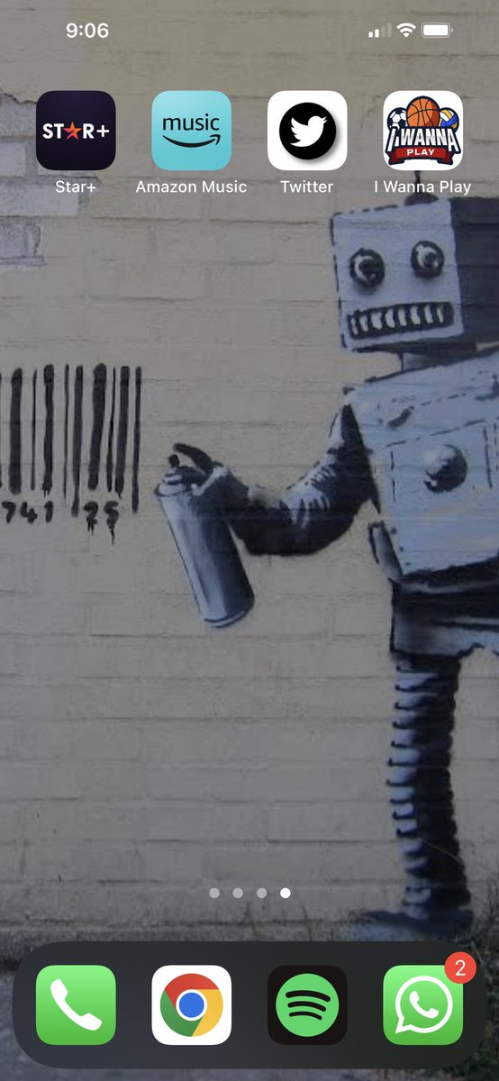 LaHesmuda's tweet photo. Inevitable no comprarme este #TaggingRobot🤖 de @OriginalFunko sí hasta es mi fondo de pantalla del cel.
#Banksy #FunkoPop @brandalised https://t.co/qq4aEezS4H