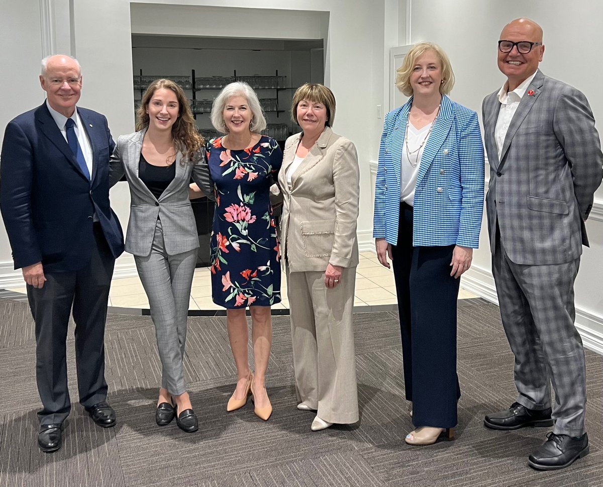 Today’s discussion with <a href="/CdnCoalition_/">Coalition for a Better Future</a>  cochairs Anne and Lisa focused on working across party lines towards sustainable growth. 

Thanks to our friends at <a href="/OakvilleChamber/">Oakville Chamber</a> for cohosting.