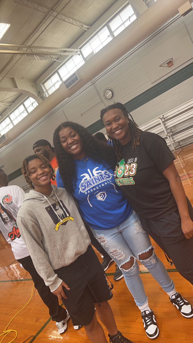Congratulations to Amya and Jadae on their commitment to OLLU. Your hard work and dedication have paid off! It takes a village and we appreciate everyone who has poured into these young ladies. We’re proud of you’ll and wish you the best. #PrideoftheEastside