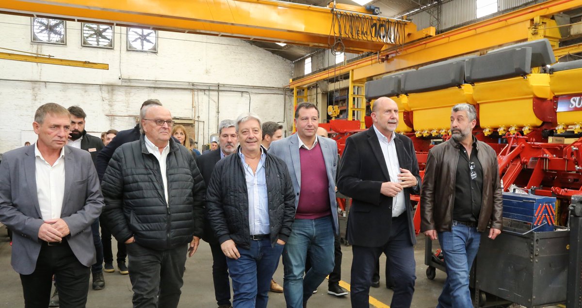 omarperotti's tweet photo. Impulso a la industria para el cambio estructural.
En Las Parejas, junto a @dmvasco de @produccion_arg, pusimos en marcha dos herramientas: una nueva convocatoria del Programa Nacional de Desarrollo de Proveedores (PRODEPRO) y el nuevo régimen de Bienes de Capital 4.0. https://t.co/zthHYw7Ulj